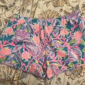 Like new Lilly Pulitzer XL Luxletic shorts